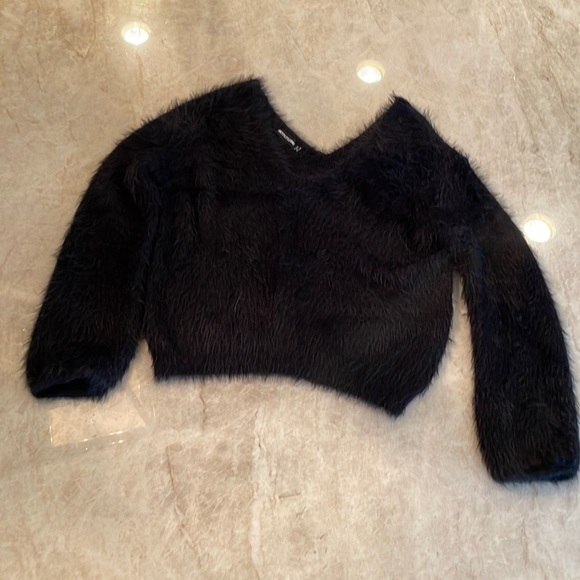 Pretty Little Thing sweater 4